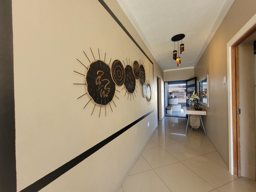3 Bedroom Property for Sale in Wavecrest Eastern Cape